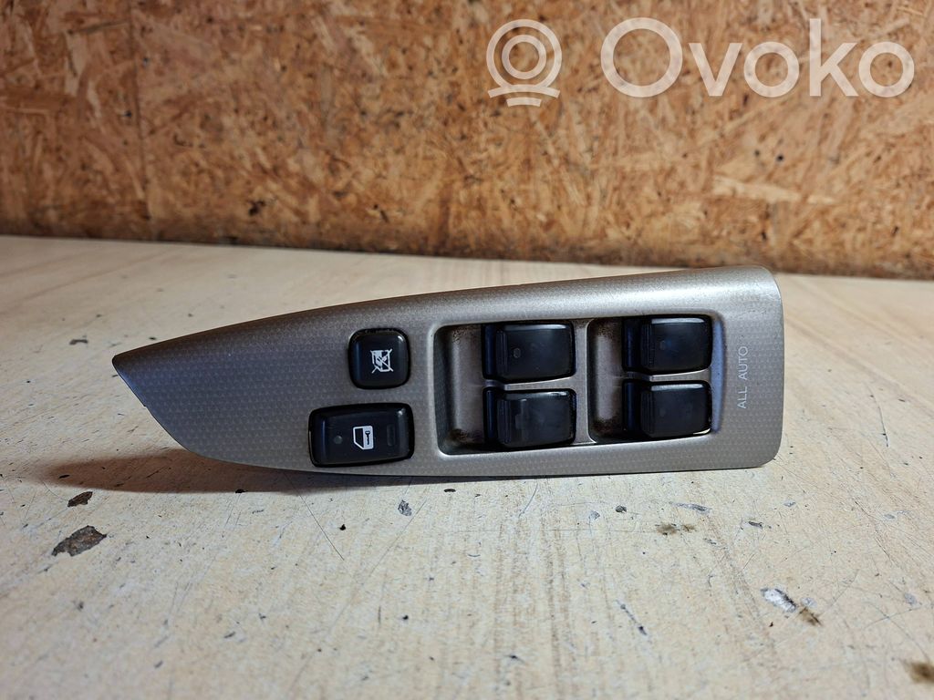 Toyota Corolla Verso E121 Electric window control switch 