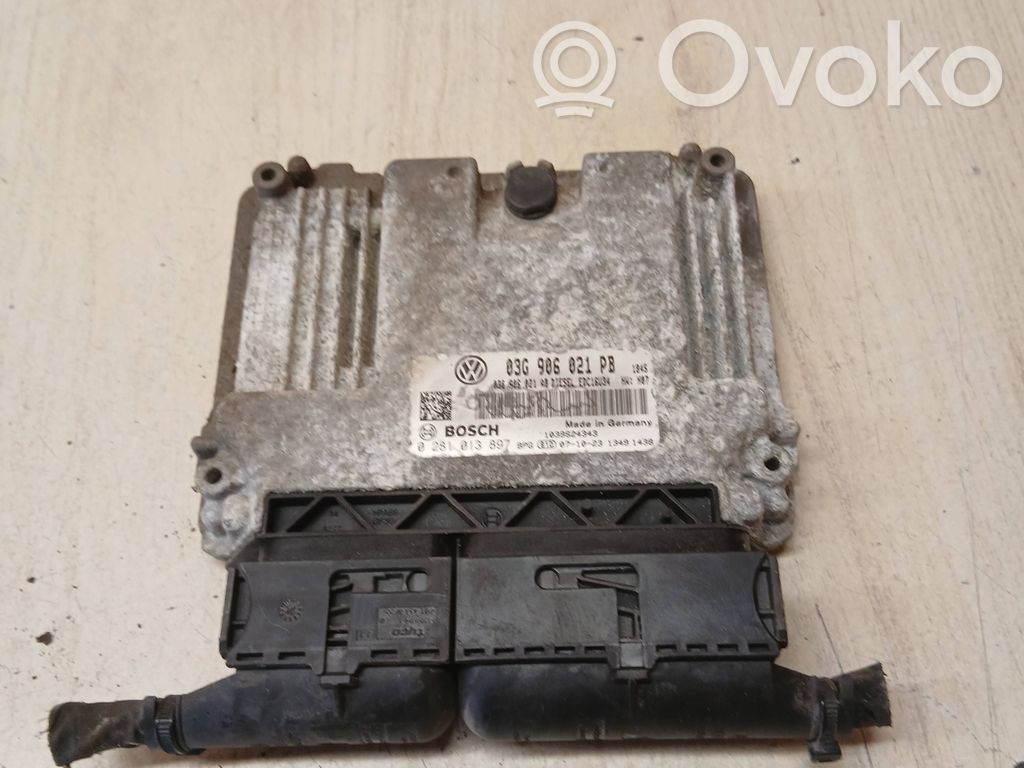 Volkswagen PASSAT B6 Engine control unit/module 