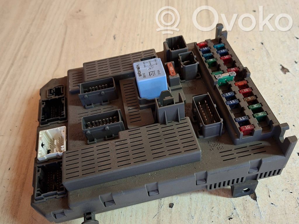 Citroen C5 Fuse module 
