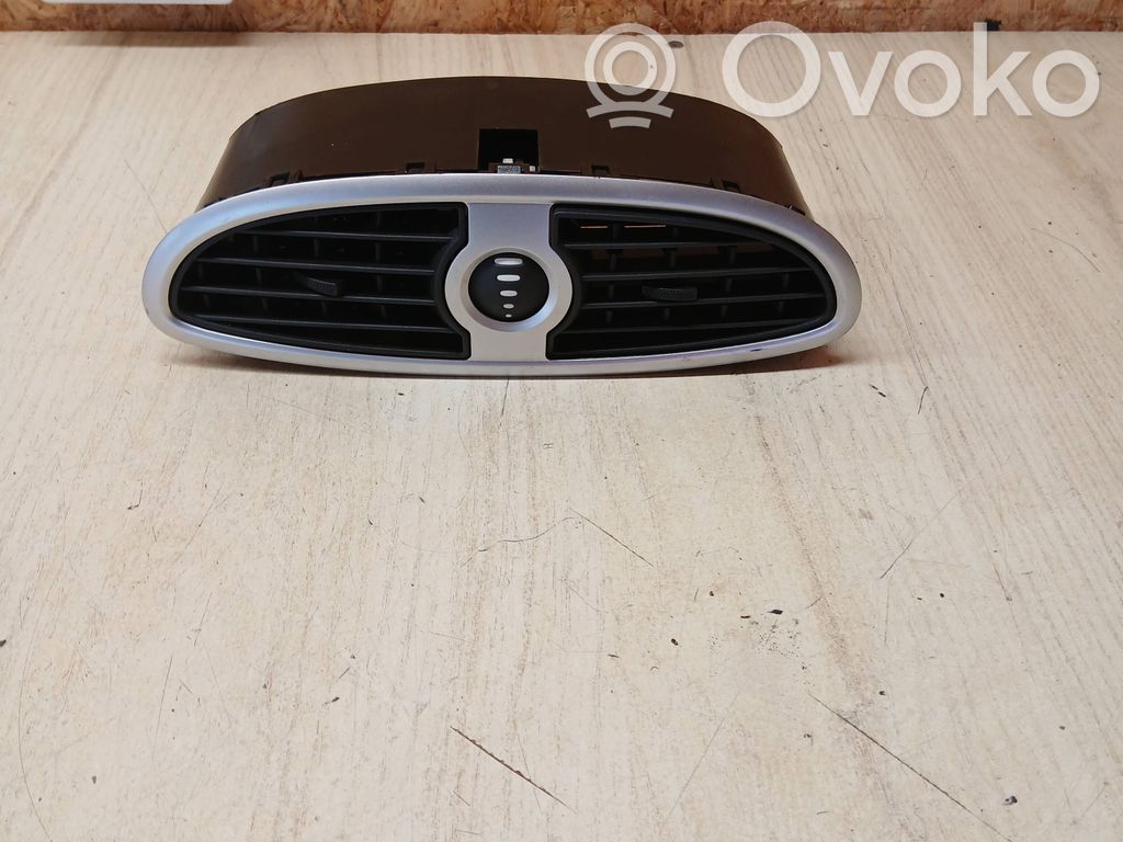Renault Clio III Centrālais gaisa ventilācijas režģis 