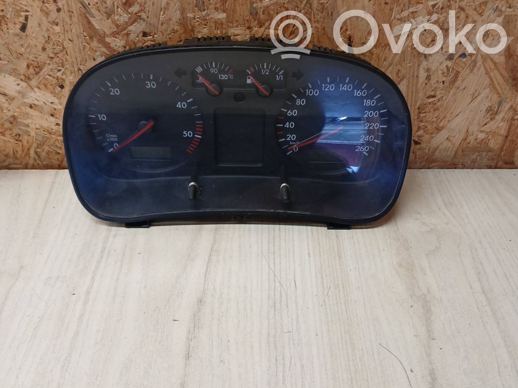 Volkswagen Golf IV Licznik / Prędkościomierz 