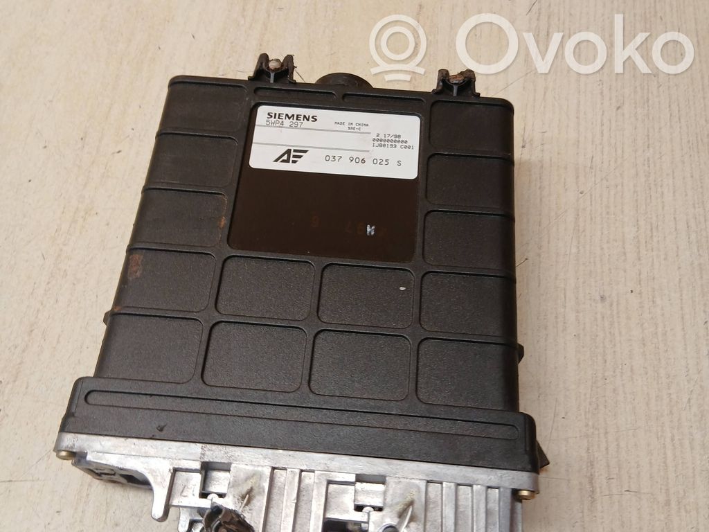 Volkswagen Sharan Engine control unit/module 