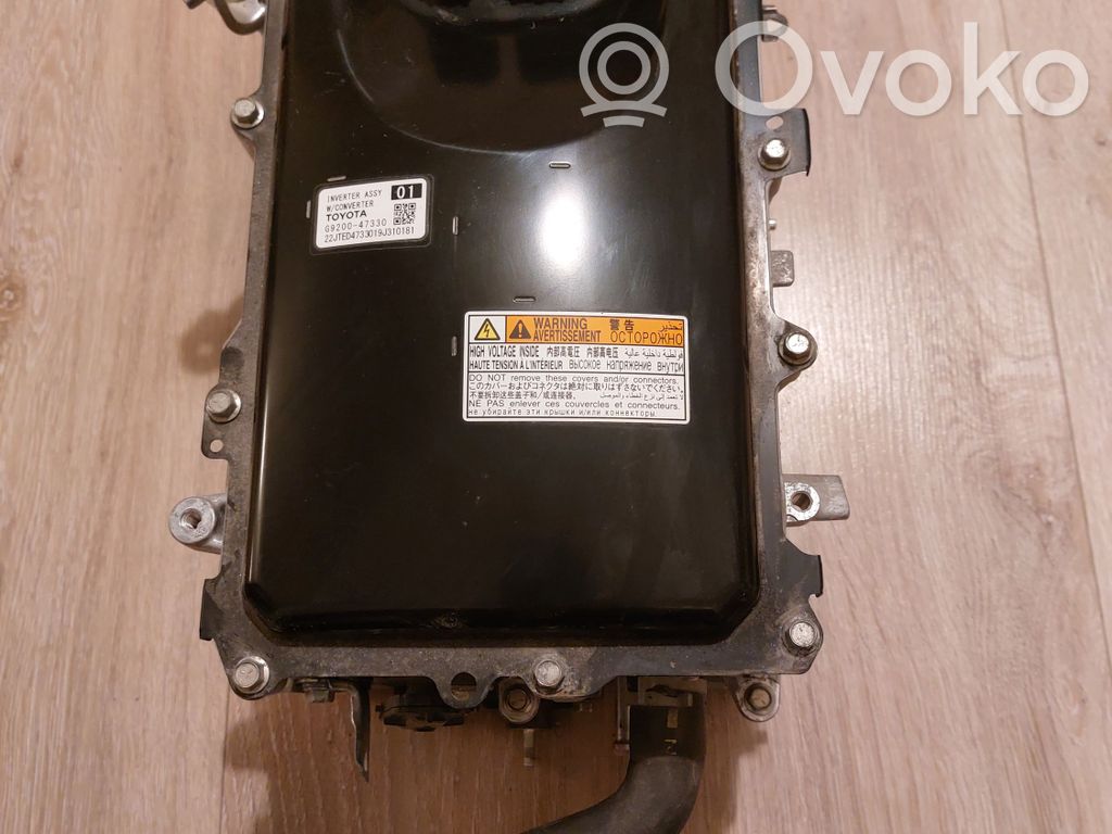 Toyota C-HR I Voltage converter inverter 