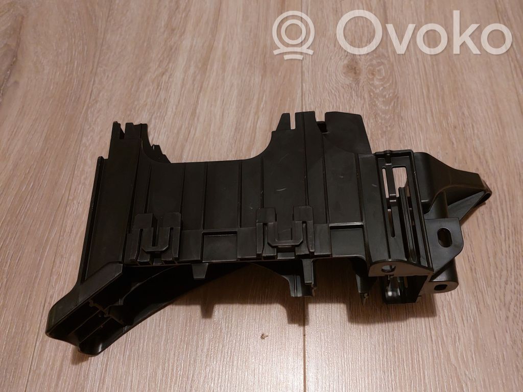 Toyota Corolla E210 E21 Kita panelės detalė 