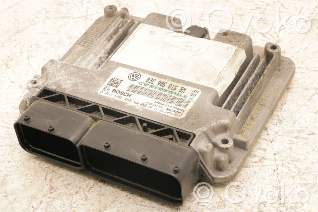 Volkswagen Golf VI Engine control unit/module 
