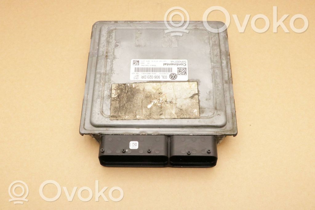 Volkswagen Golf VI Engine control unit/module 