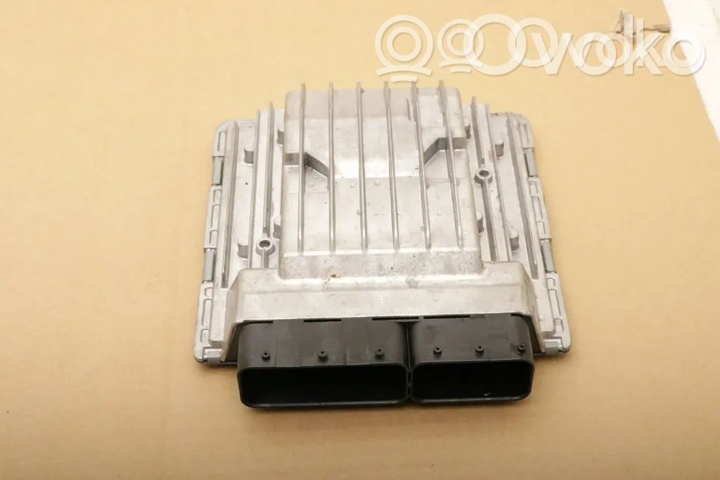 BMW 5 E60 E61 Moottorin ohjainlaite/moduuli 
