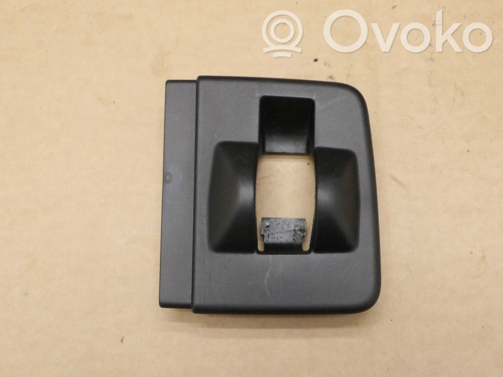Audi Q7 4M Moldura cubierta de la guía del asiento trasero 