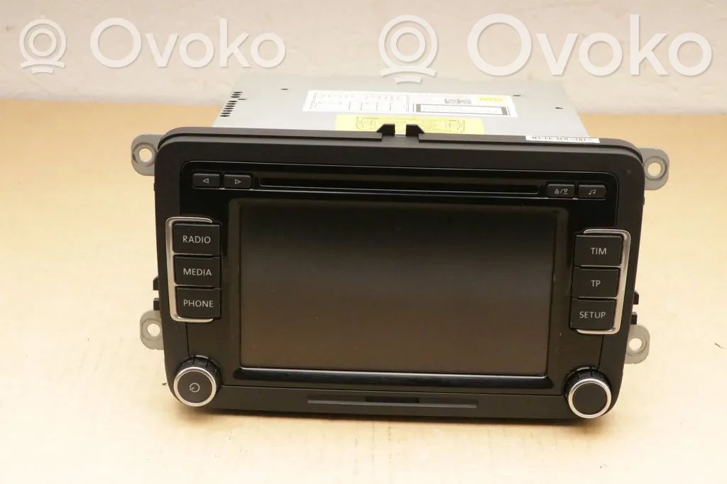 Volkswagen PASSAT B7 Panel / Radioodtwarzacz CD/DVD/GPS 