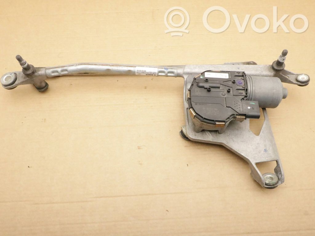 Audi Q7 4M Front wiper linkage and motor 