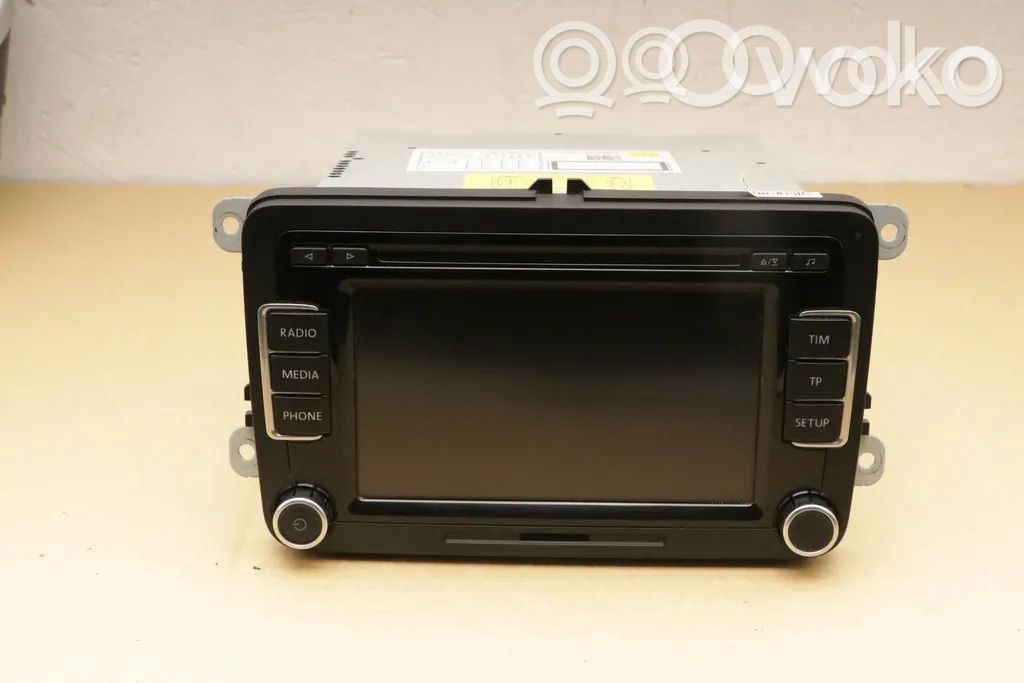 Volkswagen PASSAT B7 Panel / Radioodtwarzacz CD/DVD/GPS 