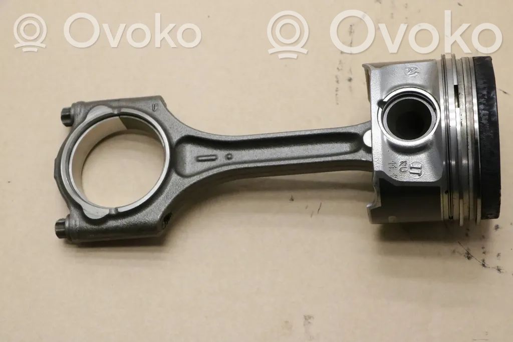 Volvo V40 Piston with connecting rod 