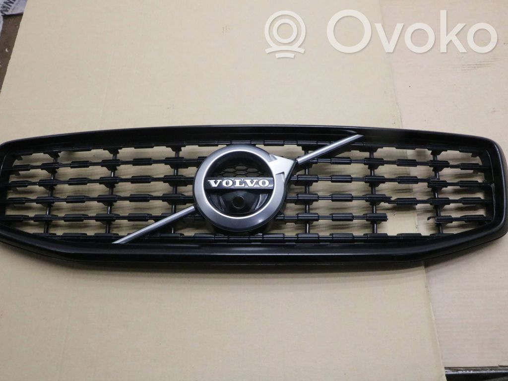 Volvo V60 Etusäleikkö 