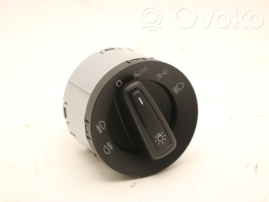 Skoda Octavia Mk4 Interruptor de luz 