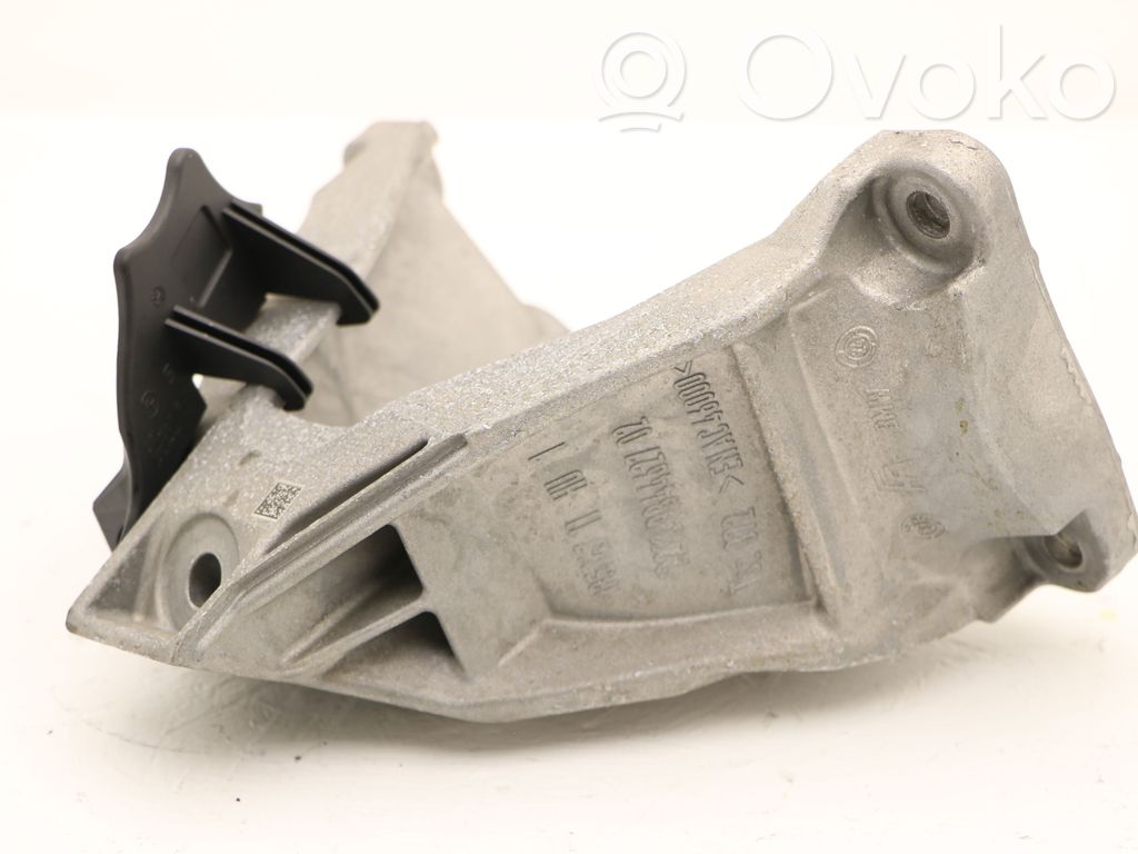 BMW XM Engine mounting bracket 