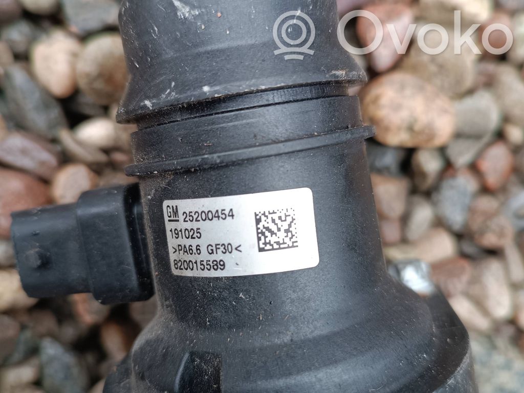 Opel Astra J Termostato korpusas 