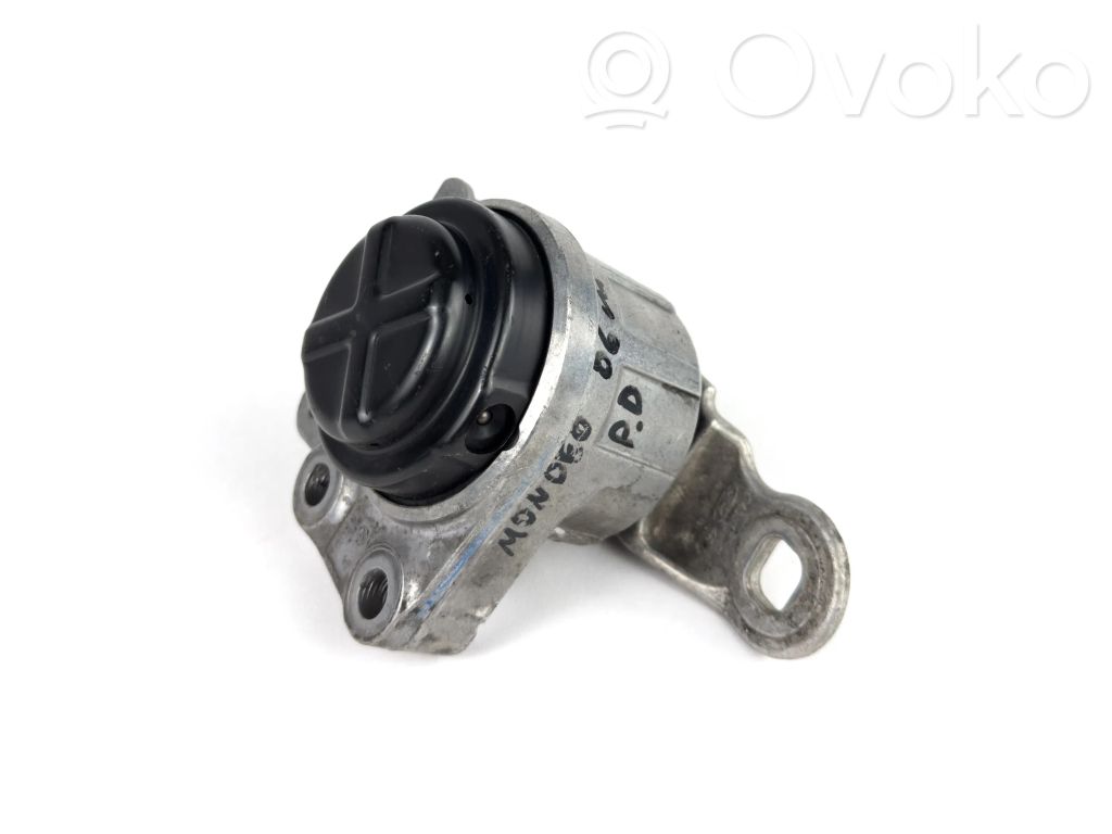 Ford Mondeo Mk III Engine mount bracket 