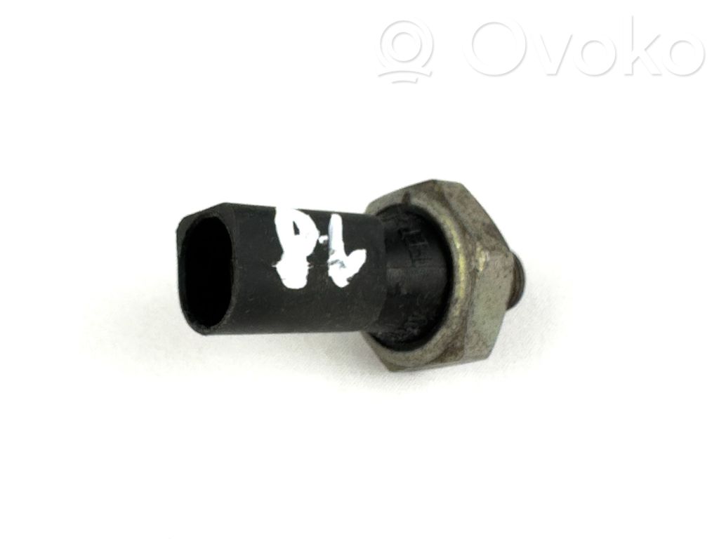 Audi 100 S4 C4 Oil pressure sensor 