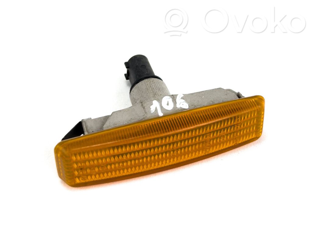 Front fender indicator light   8360205