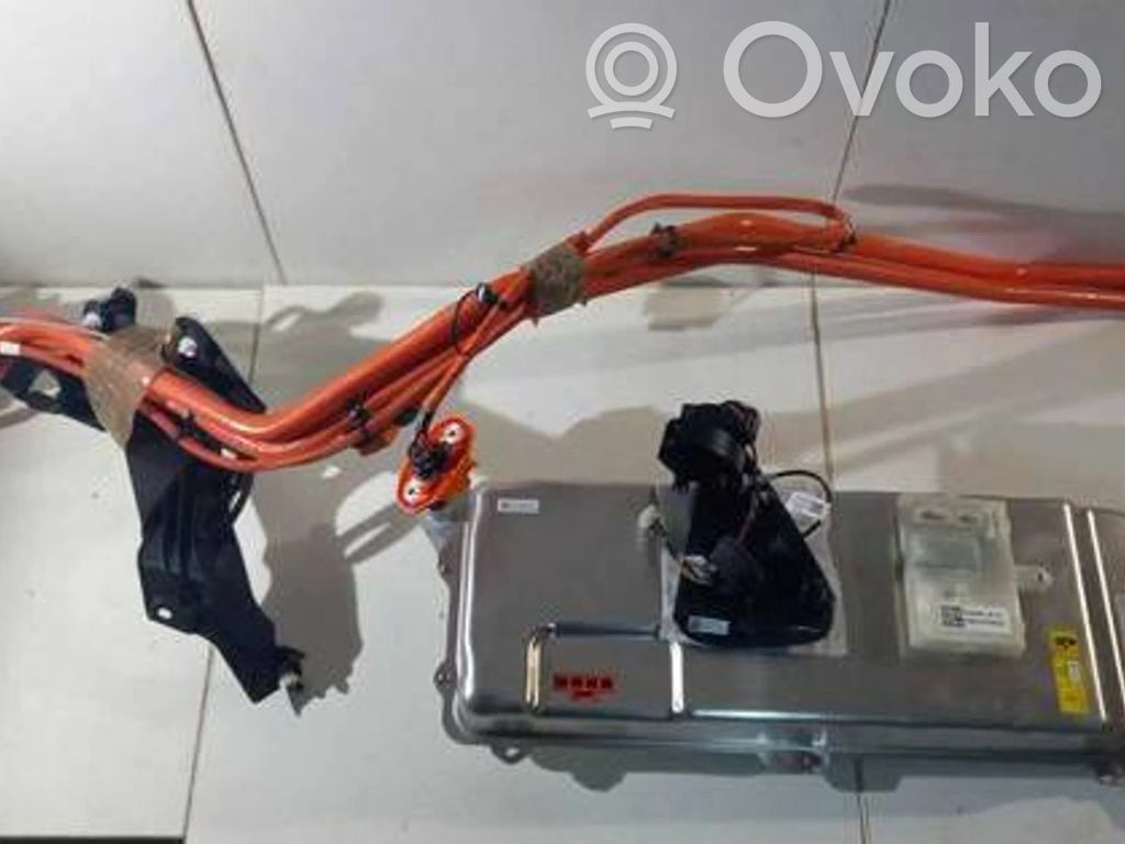 Tesla Model Y Falownik / Przetwornica napięcia 