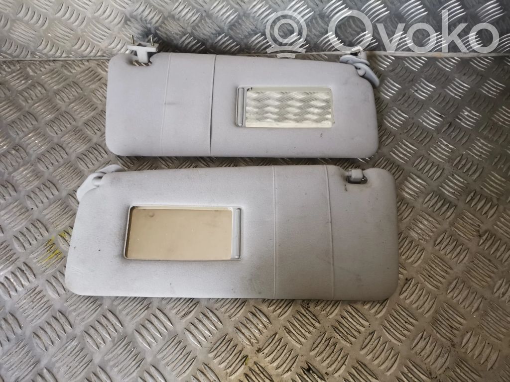 Sun visor