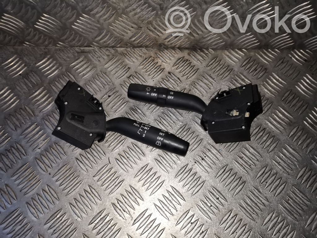 Mazda 2 Commodo, commande essuie-glace/phare 