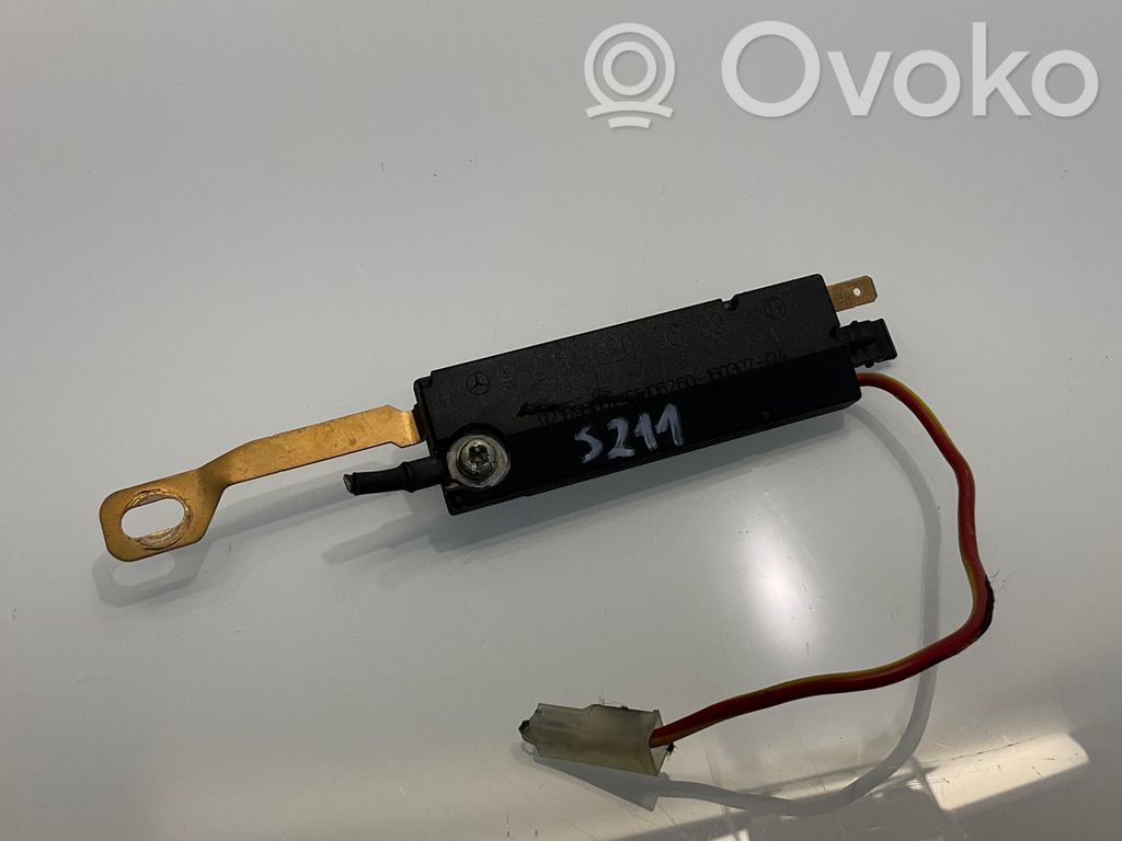 Mercedes-Benz E W211 Aerial antenna amplifier 