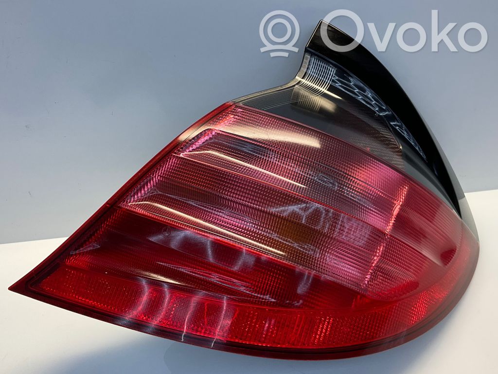 Mercedes-Benz C W203 Lampa tylna 