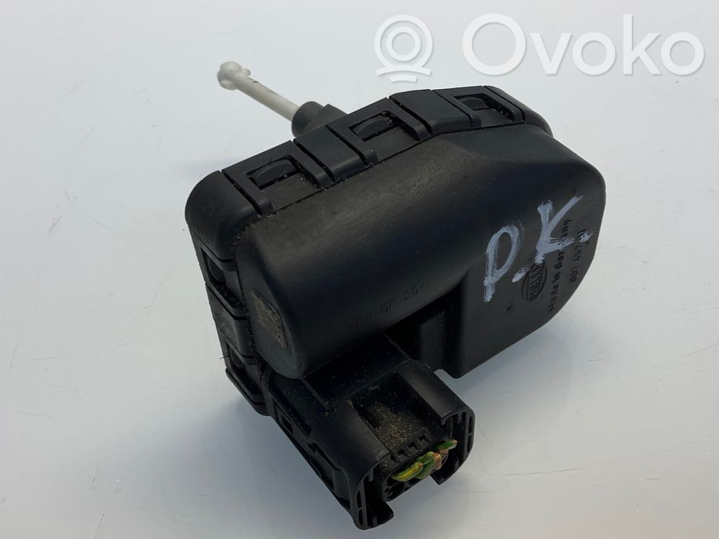 Mercedes-Benz E W210 Headlight level adjustment motor 
