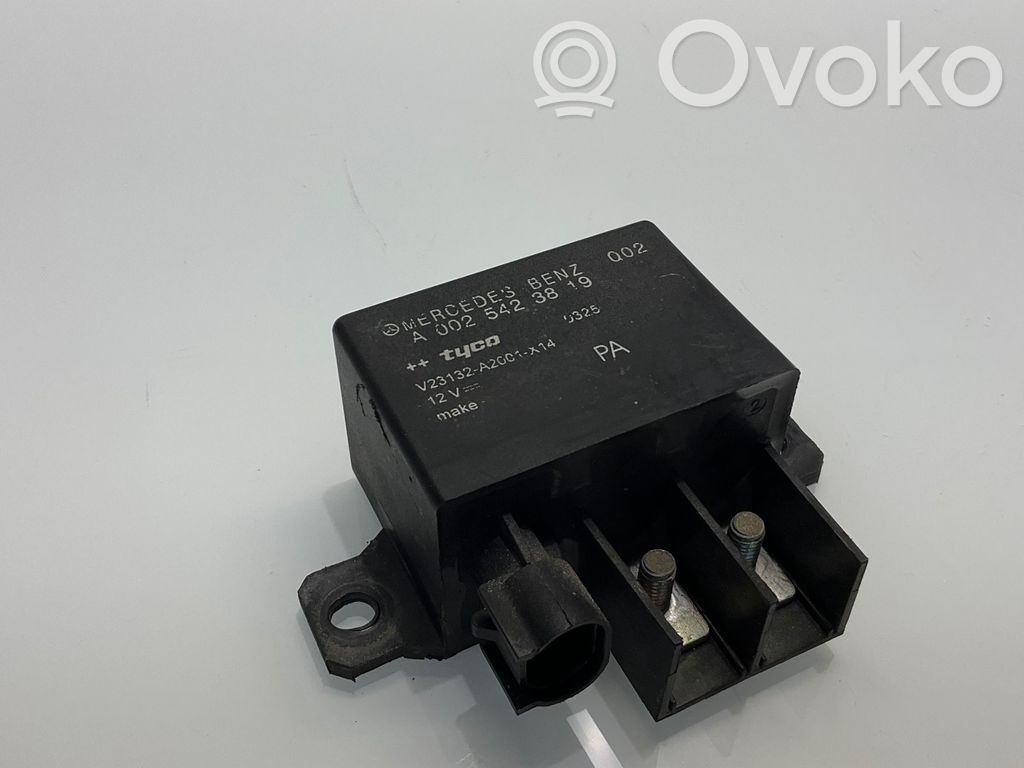 Mercedes-Benz E W211 Charging relay 
