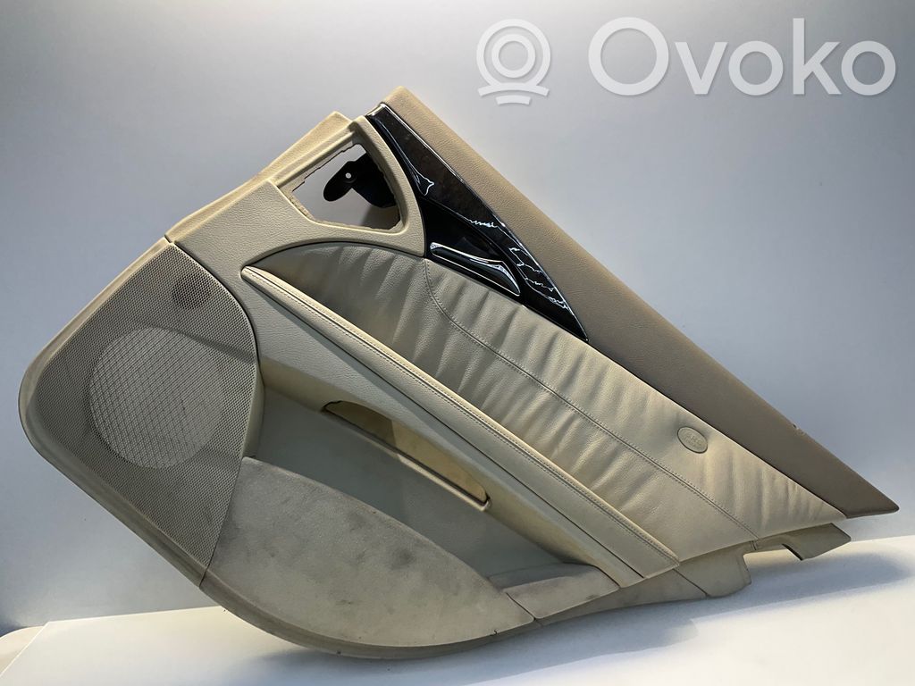 Mercedes-Benz E W211 Takaoven verhoilu 