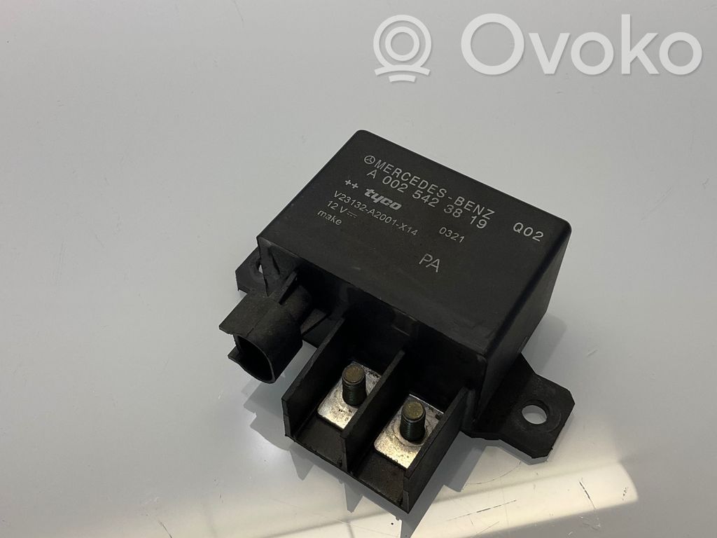 Mercedes-Benz E W211 Charging relay 