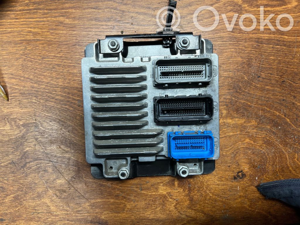 Opel Astra J Engine control unit/module 