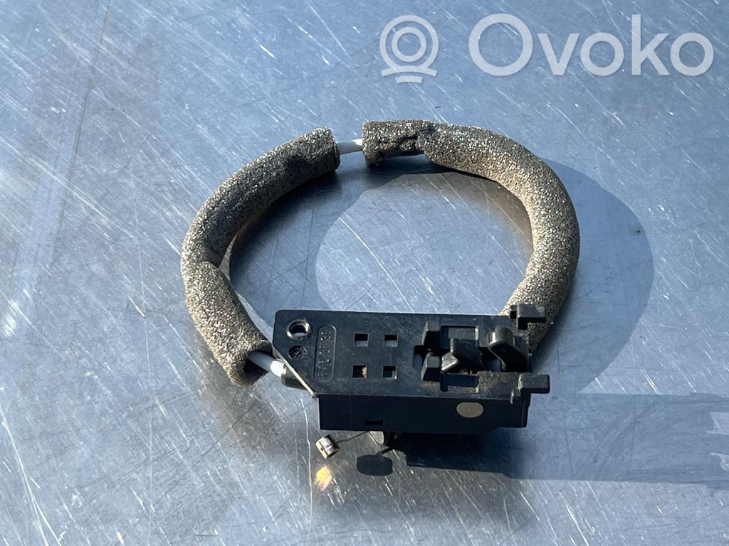 Volkswagen Phaeton Glove box lock 