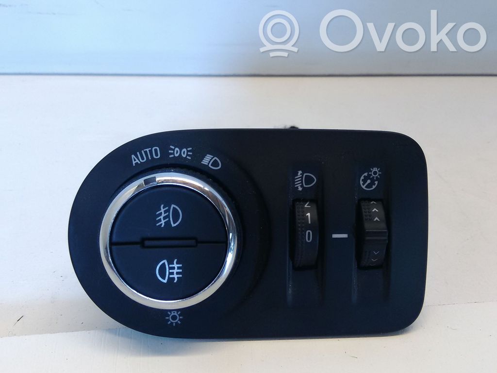 Opel Grandland X Light switch 