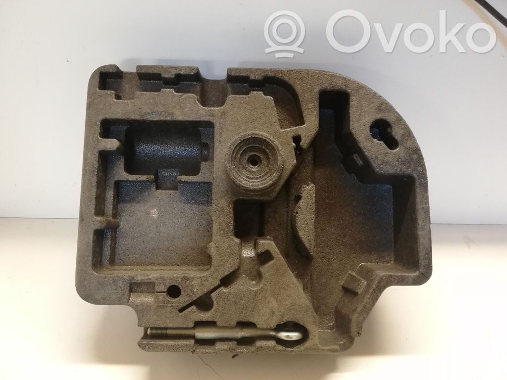 Volvo XC60 Tool box 