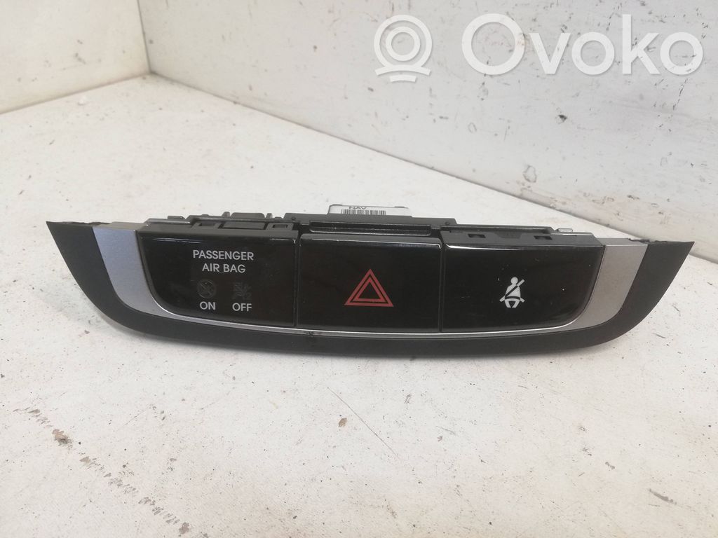 Hyundai ix35 Hazard light switch 