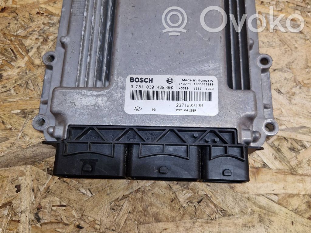Renault Clio IV Engine control unit/module 