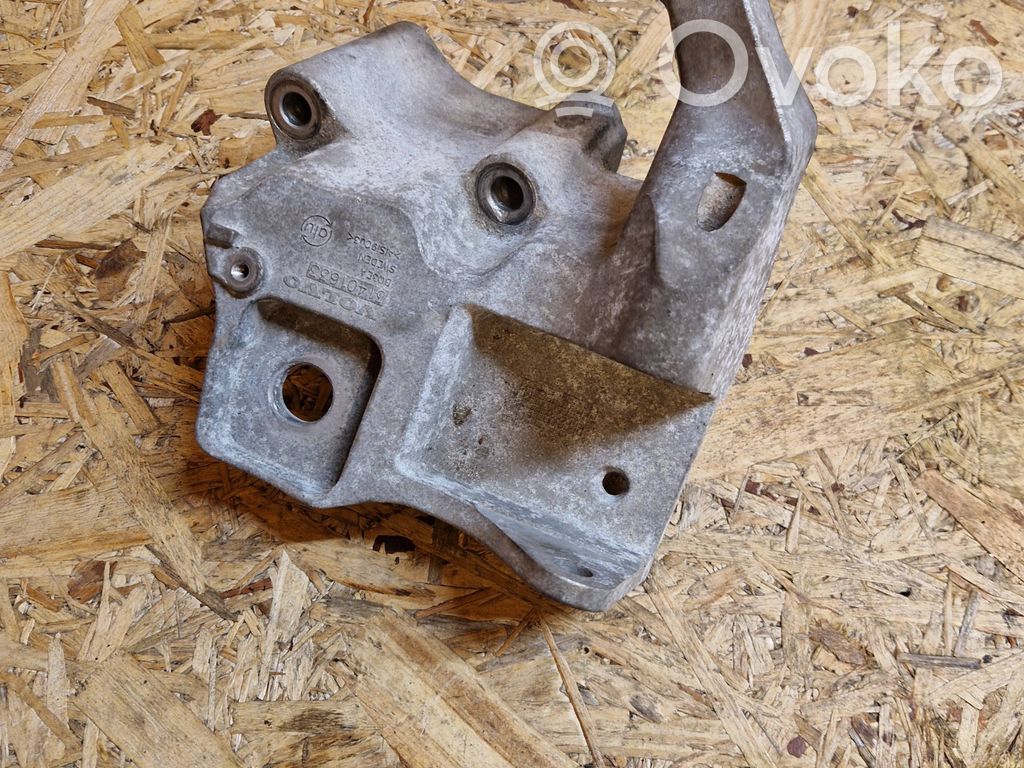 Engine mounting bracket   31401633,BQ3EA