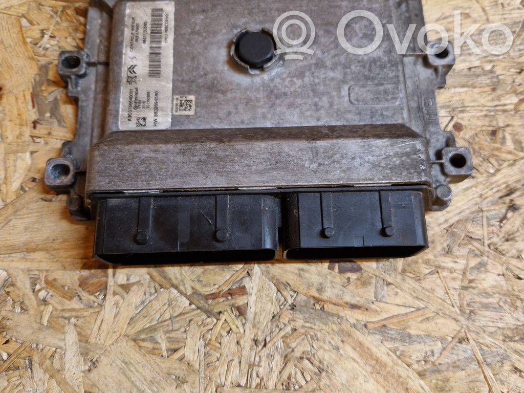 Peugeot 208 II Engine control unit/module 