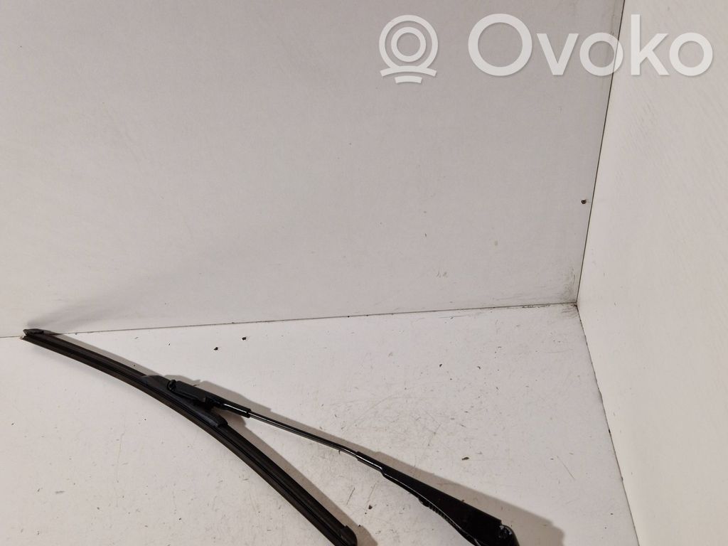 BMW 1 E81 E87 Front wiper blade arm 