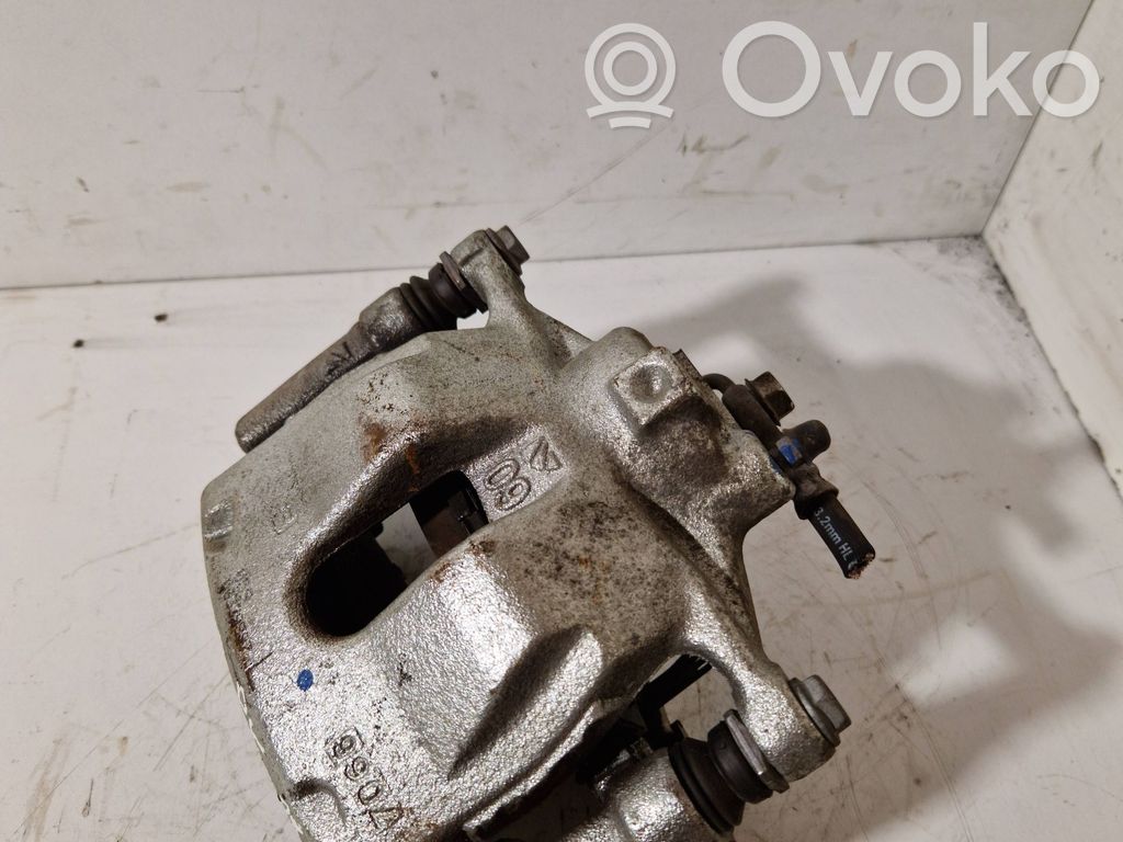 Toyota C-HR I Front brake caliper 
