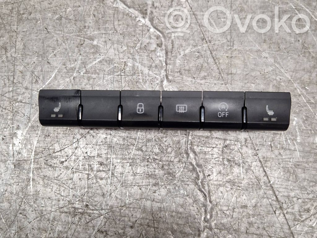 Skoda Rapid (NH) Seat heating switch 