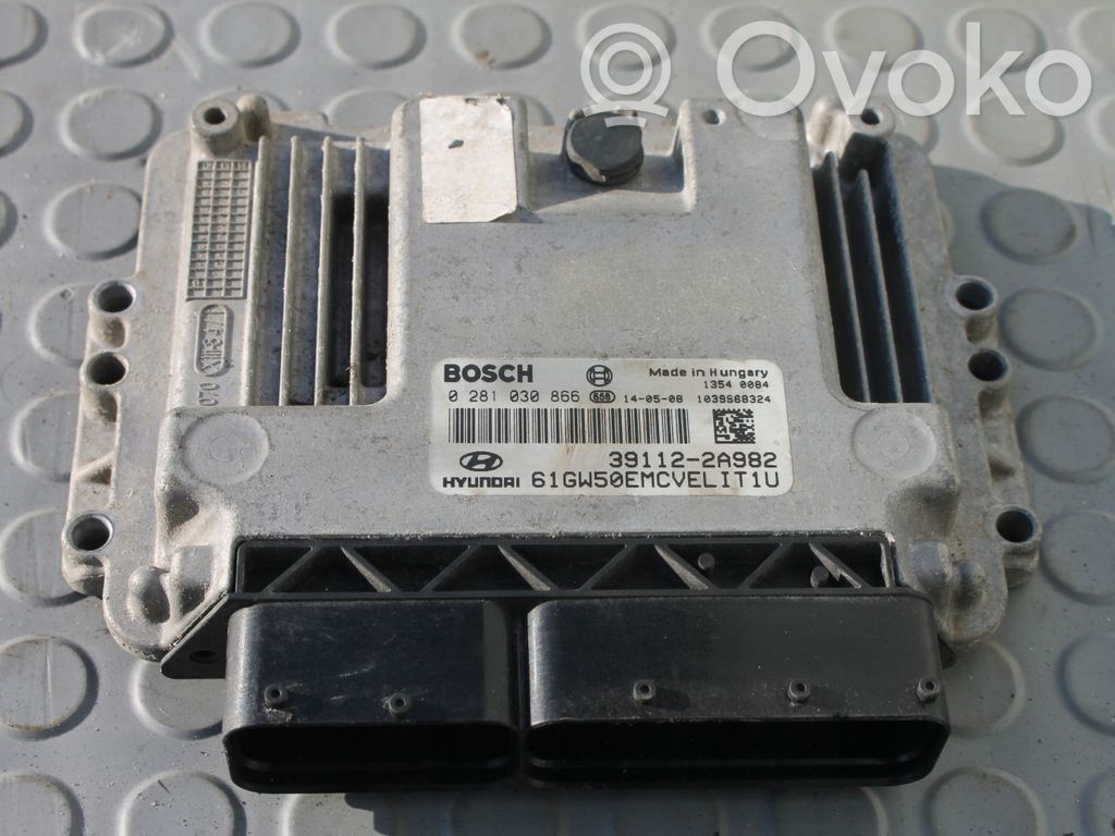 Engine control unit/module   0281030866,2A982