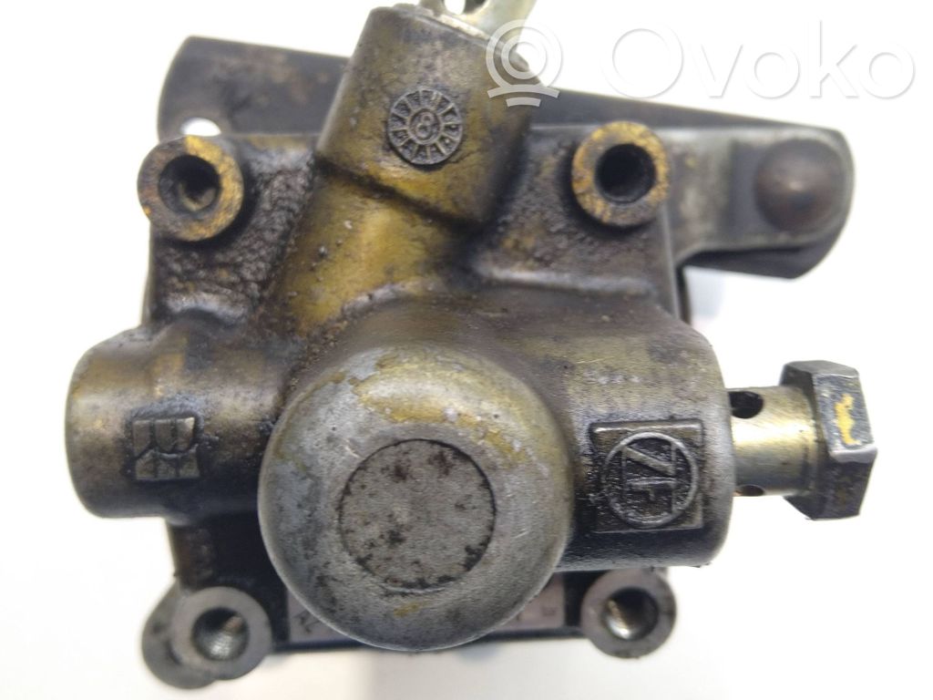 BMW 5 E34 Power steering pump 