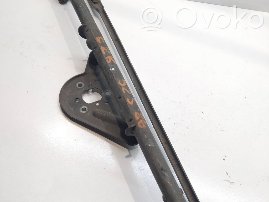 Front wiper linkage