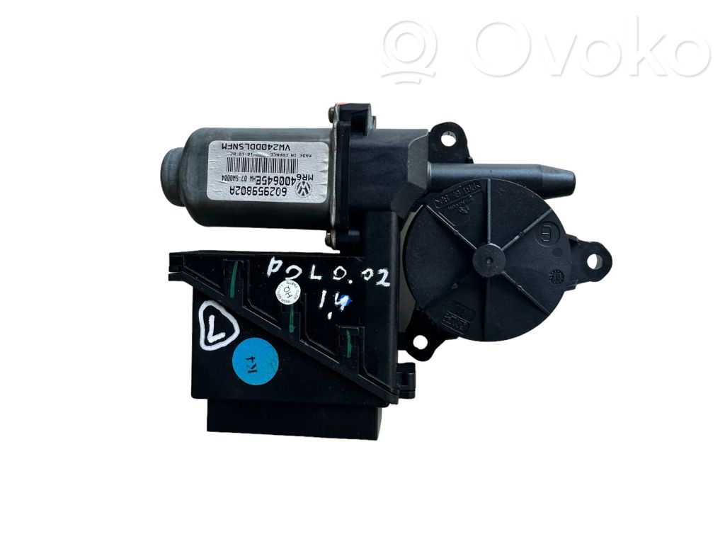 Volkswagen Polo Front door window regulator motor 