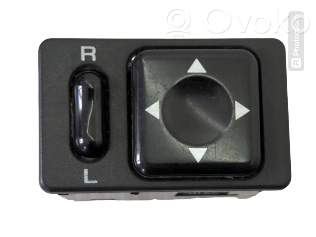 Subaru Impreza II Wing mirror switch 