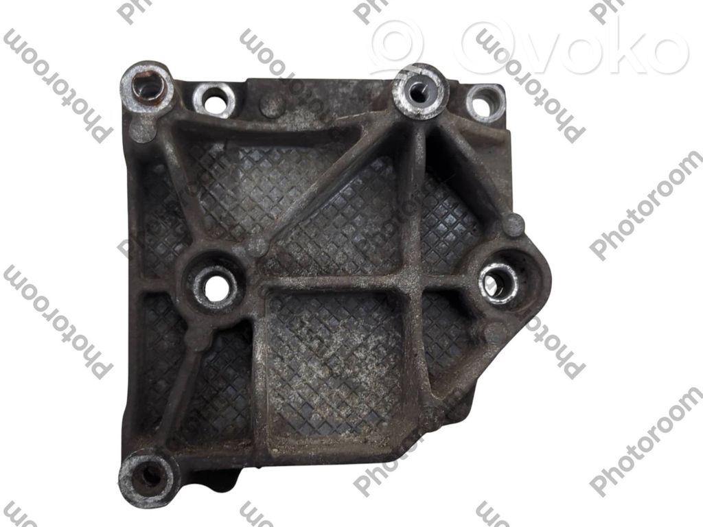 Peugeot 307 A/C compressor mount bracket 