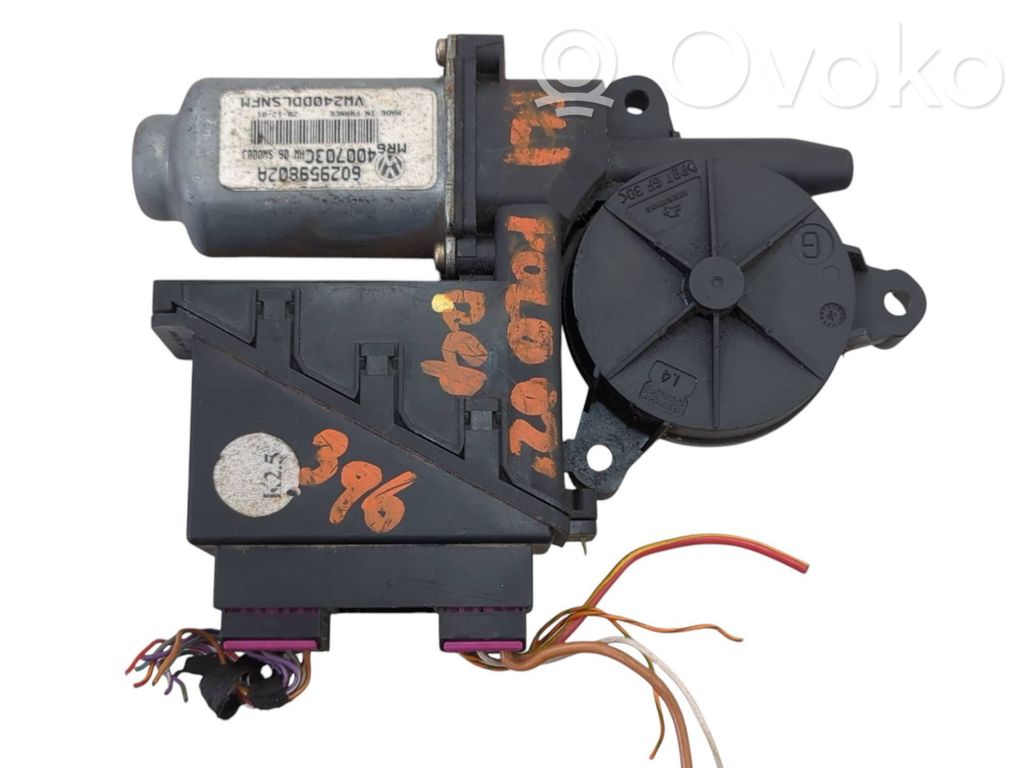Volkswagen Polo Front door window regulator motor 
